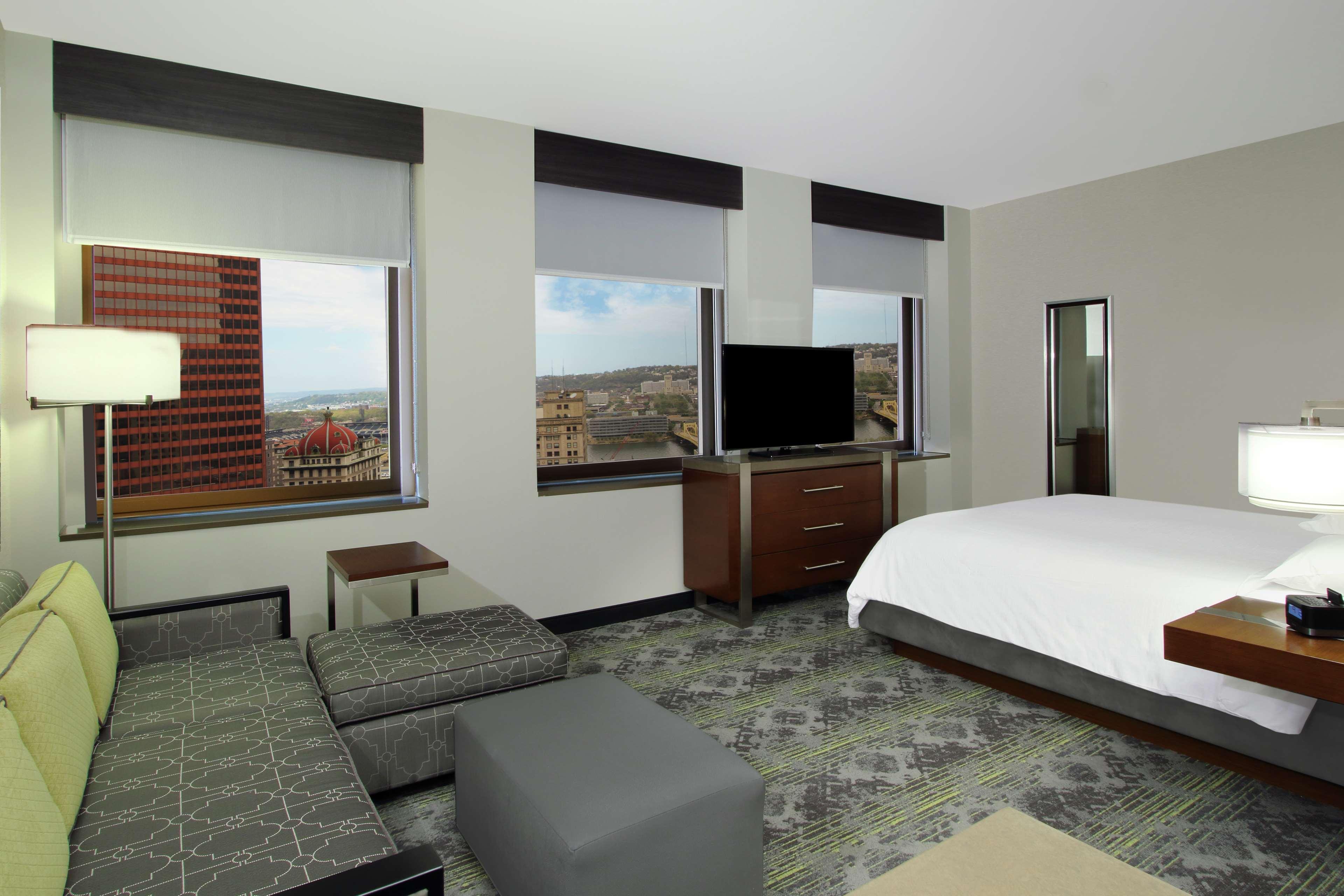 Embassy Suites Pittsburgh-Downtown Экстерьер фото