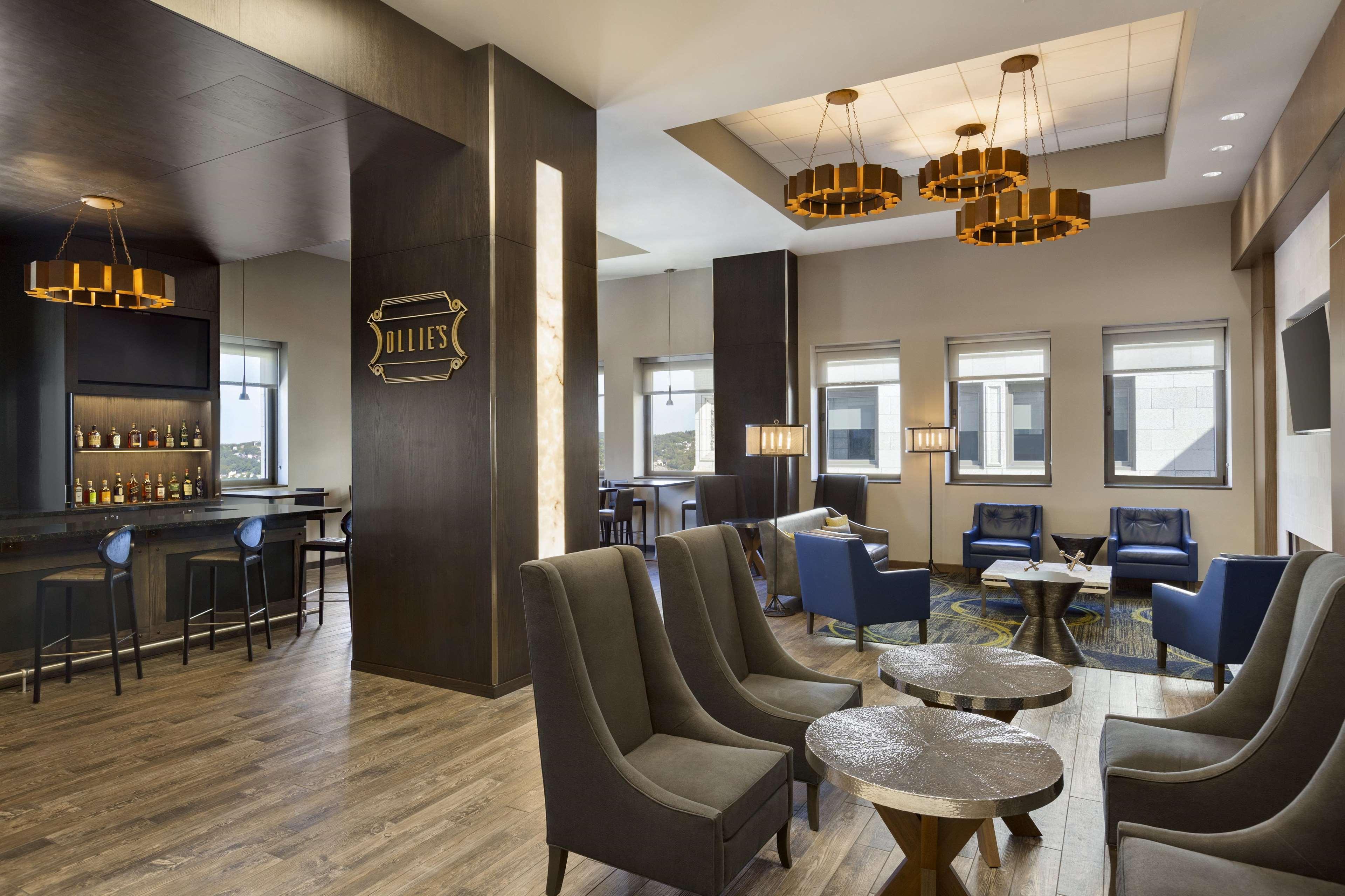 Embassy Suites Pittsburgh-Downtown Экстерьер фото