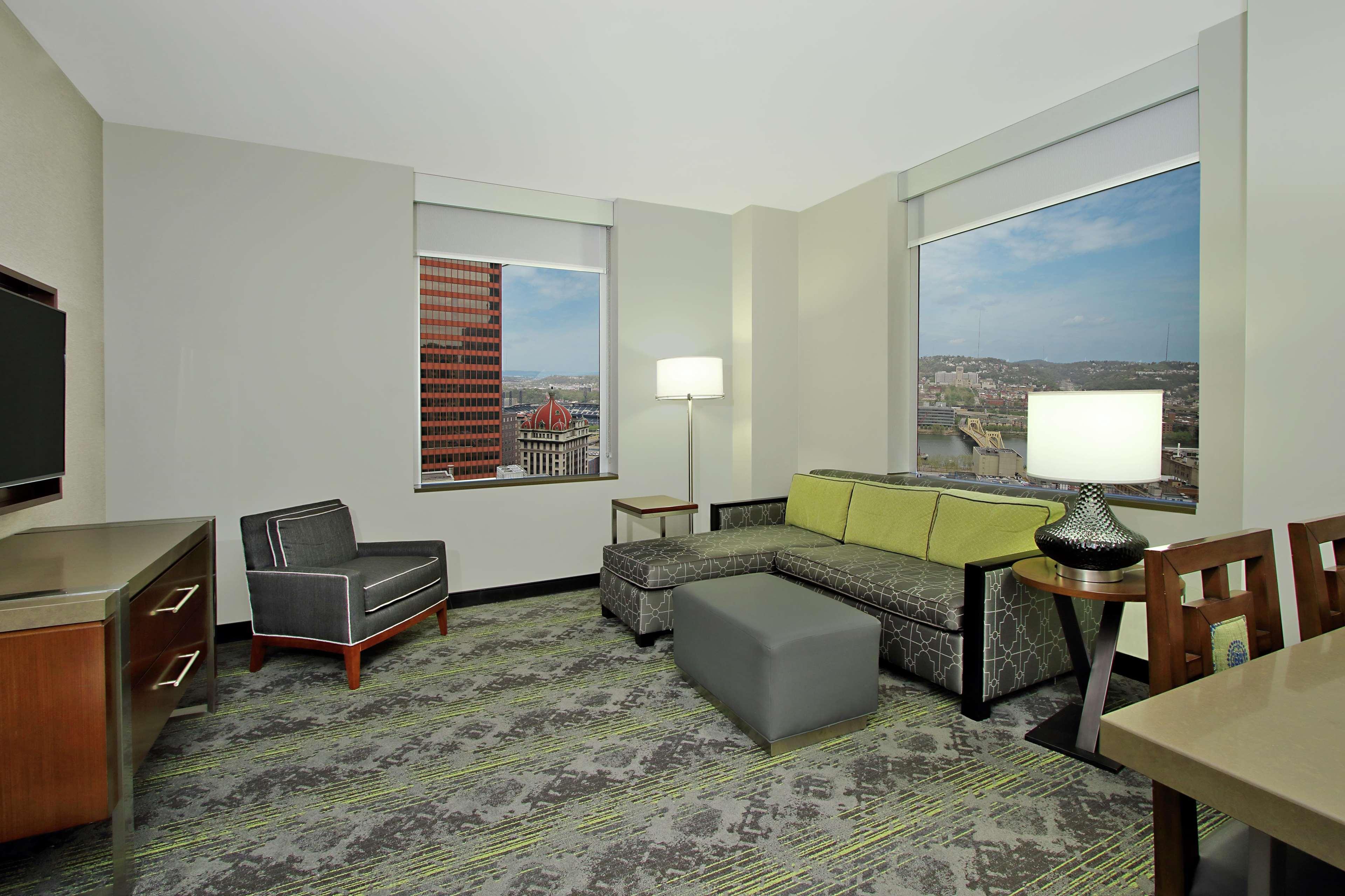 Embassy Suites Pittsburgh-Downtown Экстерьер фото